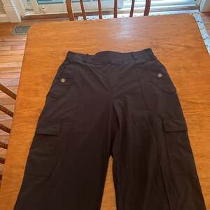 Athleta Black Vienna Cargo Pant size 8
